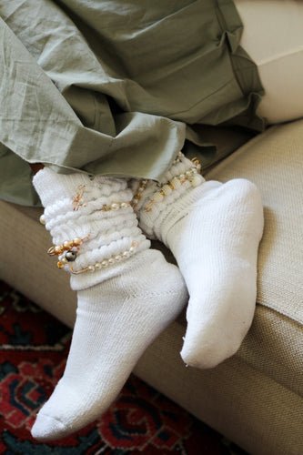 5 Ways to Style Slouch Socks - Honey BeeU